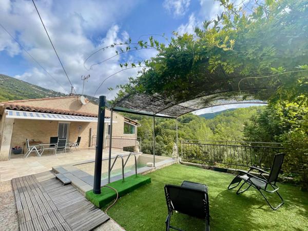 Maison de 197 m² avec vue dominante sur la campagne, sur un terrain de 2 360 m²