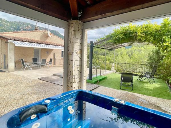 Maison de 197 m² avec vue dominante sur la campagne, sur un terrain de 2 360 m²