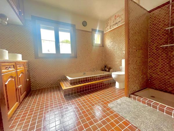 Maison de 197 m² avec vue dominante sur la campagne, sur un terrain de 2 360 m²