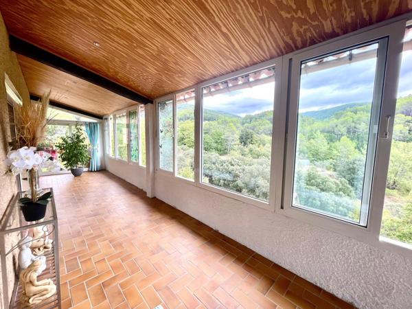 Maison de 197 m² avec vue dominante sur la campagne, sur un terrain de 2 360 m²