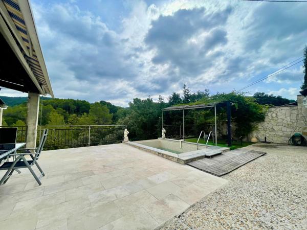 Maison de 197 m² avec vue dominante sur la campagne, sur un terrain de 2 360 m²
