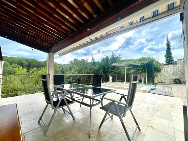 Maison de 197 m² avec vue dominante sur la campagne, sur un terrain de 2 360 m²