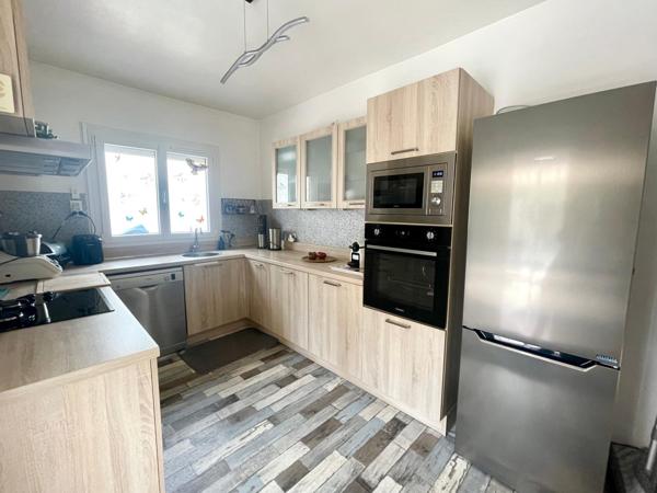 Maison de 197 m² avec vue dominante sur la campagne, sur un terrain de 2 360 m²