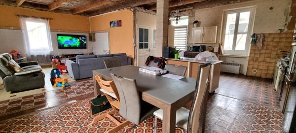Maison 200m2 avec Garage 120m2 et Cour 80m2