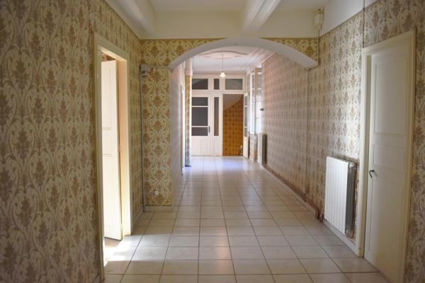 Maison 200m2 avec Garage 120m2 et Cour 80m2