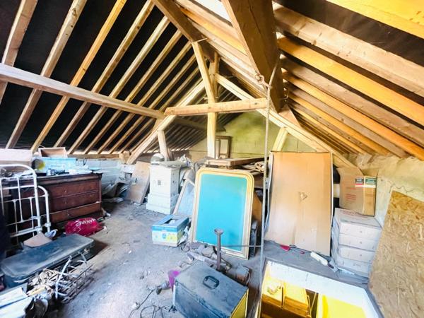 Deux dépendances à rénover à LORMAYE (28)