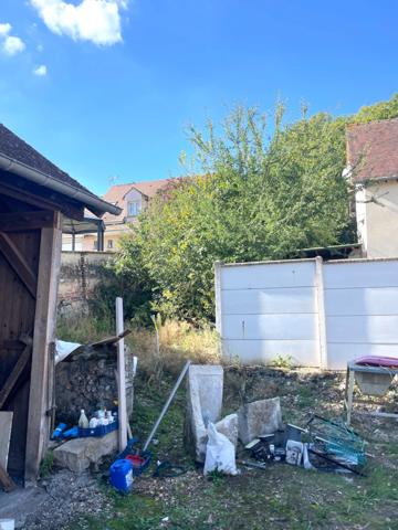 Deux dépendances à rénover à LORMAYE (28)