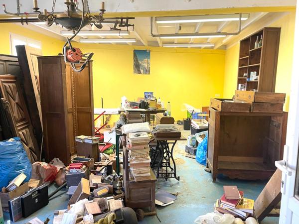 Deux dépendances à rénover à LORMAYE (28)