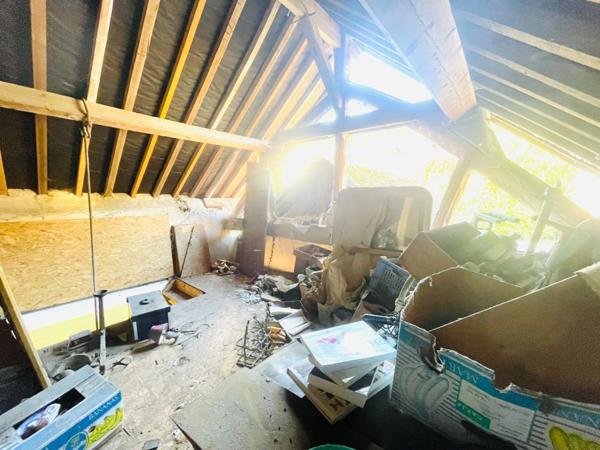 Deux dépendances à rénover à LORMAYE (28)