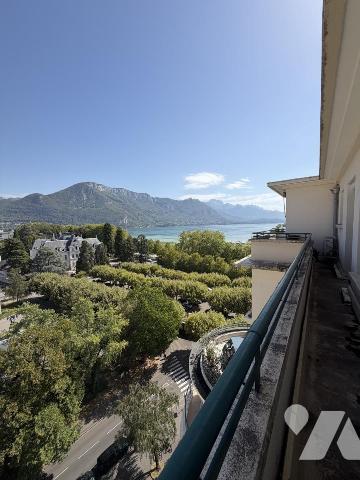 ANNECY : Rue de la République