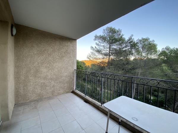 Mougins le Haut. 2 pièces avec terrasse, cave et garage.