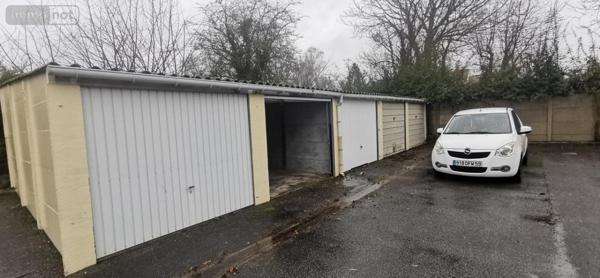 Garage - Parking à vendre à Arras dans le Pas-de-Calais (62000), ref : 62130-2325