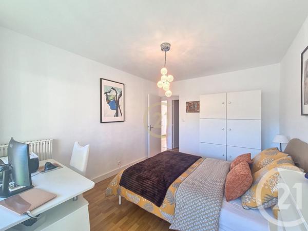 Appartement T5 à vendre  5 pièces - 123 m2 SALON DE PROVENCE - 13