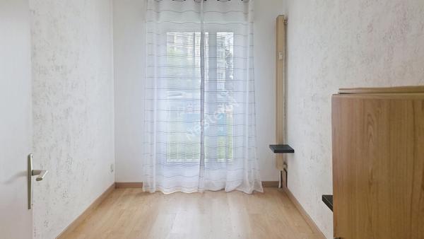 Appartement T3 bis à Poitiers, rez-de-chaussée avec balcon et parking couvert