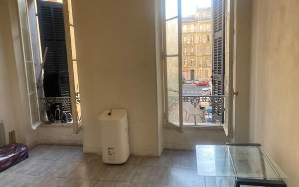 Appartement à vendre    2 pièces • 37,40 m2 Marseille 3