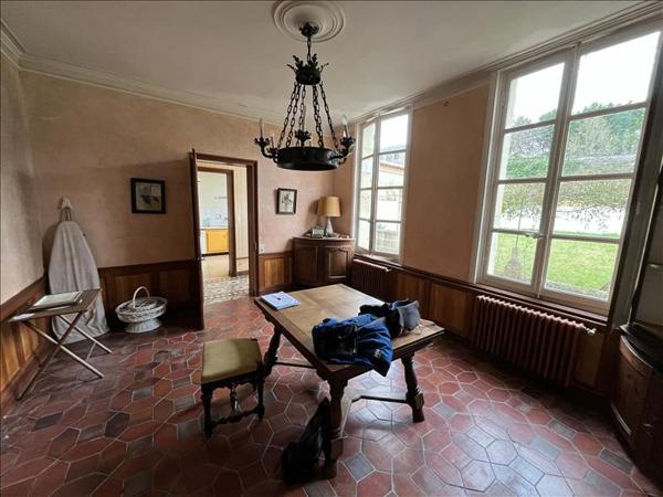 Maison à vendre |  Saint-Savinien |  10 pièces | 235 m²