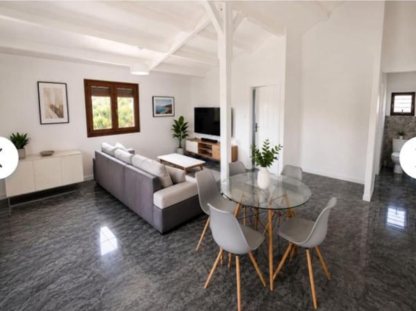 Villa T4 78 m2 de plain-pied avec piscine au Lamentin