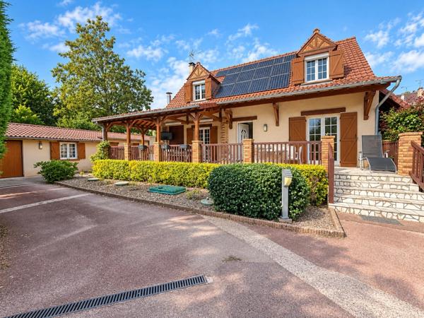 Maison à vendre 5 pièces VAUX SUR SEINE (78) - garage - dépendances - jardin - cuisine d'été