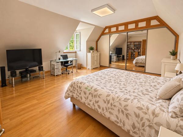 Maison à vendre 5 pièces VAUX SUR SEINE (78) - garage - dépendances - jardin - cuisine d'été