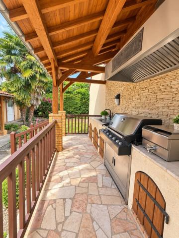 Maison à vendre 5 pièces VAUX SUR SEINE (78) - garage - dépendances - jardin - cuisine d'été