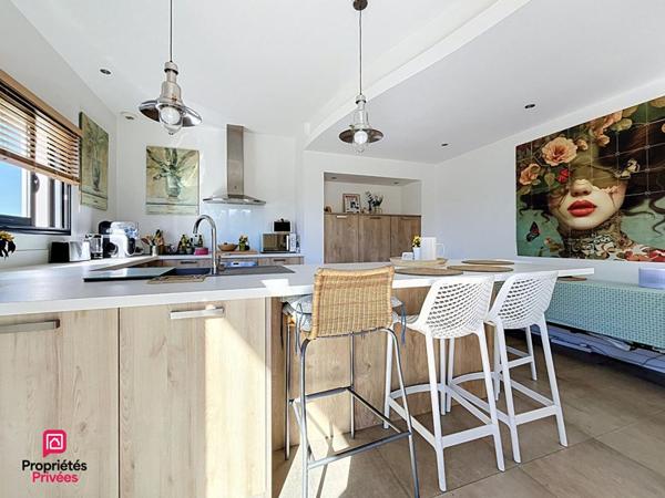 Villa Saint Sulpice La Pointe 5 pièce(s) 170 m2