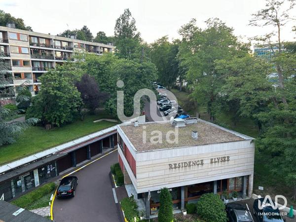 Location parking 12 m² La Celle-Saint-Cloud