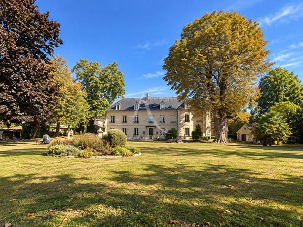 COUBERT - PROPRIÉTÉ DE CARACTÈRE - PARC 5 500 M² - 6 LOGEMENTS LOUÉS