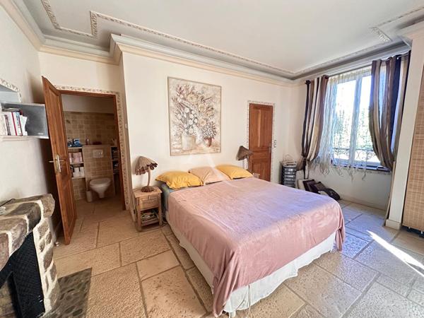 COUBERT - PROPRIÉTÉ DE CARACTÈRE - PARC 5 500 M² - 6 LOGEMENTS LOUÉS