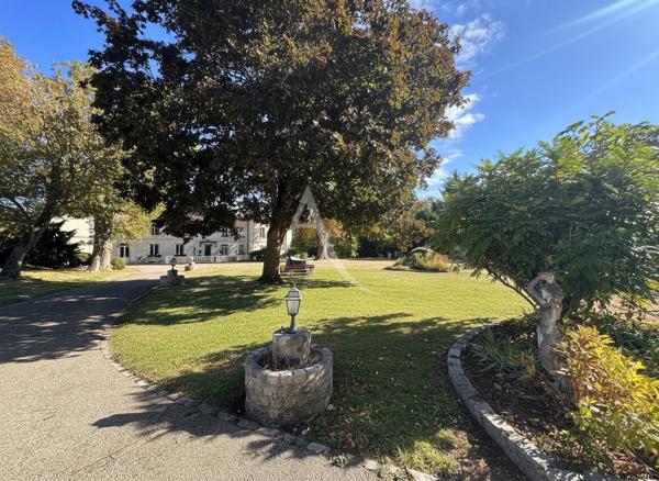 COUBERT - PROPRIÉTÉ DE CARACTÈRE - PARC 5 500 M² - 6 LOGEMENTS LOUÉS
