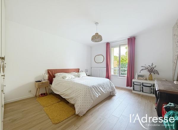 Maison ancienne rénovée de plain-pied à Saint-Avertin, Proche bourg