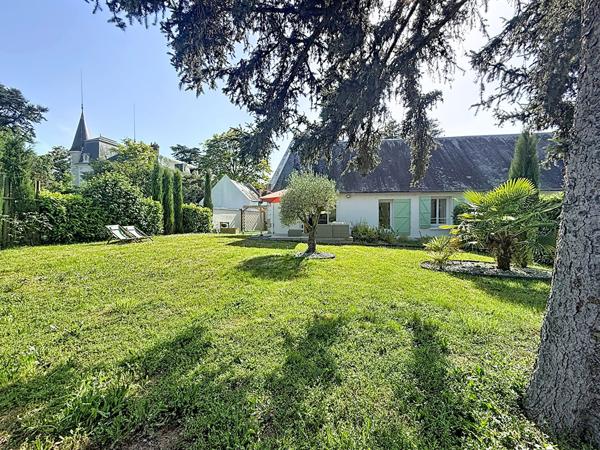 Maison ancienne rénovée de plain-pied à Saint-Avertin, Proche bourg