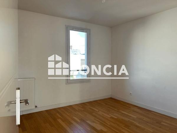 Location Appartement 3 pièces 63.98 m² - 9 RUE DE POUY Paris 75013