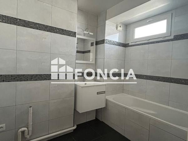 Location Appartement 3 pièces 63.98 m² - 9 RUE DE POUY Paris 75013