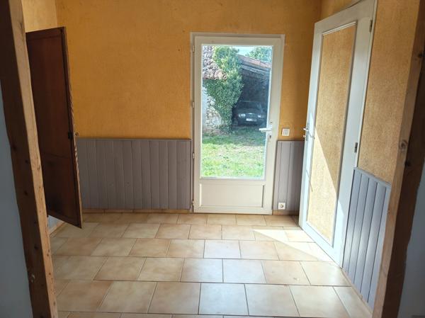 Maison Saint Maurice Le Girard 5 pièce(s) 95m² 2 chambres  1205 m² terrain calme