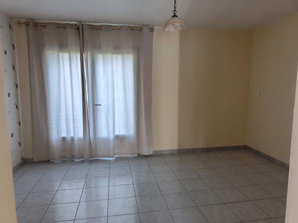 Maison Saint Maurice Le Girard 5 pièce(s) 95m² 2 chambres  1205 m² terrain calme