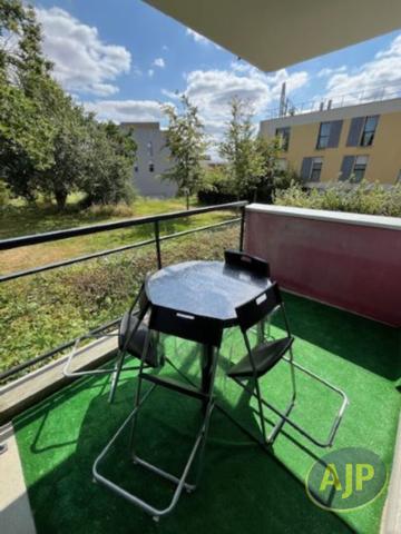 Appartement à louer Noyal Chatillon Sur Seiche : 3 pièces, 64m² avec 2 chambre(s) à 909€ - AJP Immobilier Pacé
