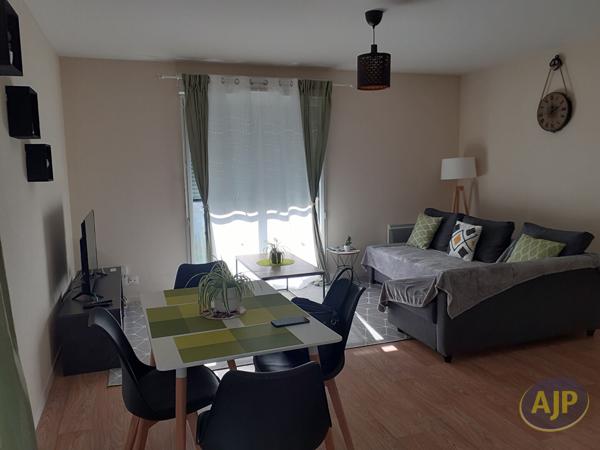 Appartement à louer Noyal Chatillon Sur Seiche : 3 pièces, 64m² avec 2 chambre(s) à 909€ - AJP Immobilier Pacé