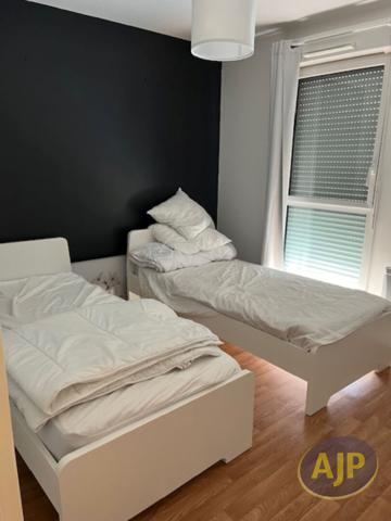 Appartement à louer Noyal Chatillon Sur Seiche : 3 pièces, 64m² avec 2 chambre(s) à 909€ - AJP Immobilier Pacé