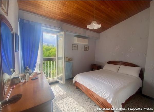 Villa Familiale  Type 5 - Nord Ouest de  Montpellier 5 pièce(s) 106 m2  en Carrez