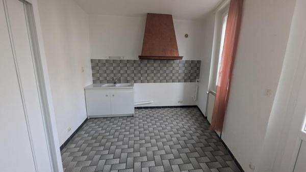 Maison de ville avec jardin et cave sur Varennes Sur Allier