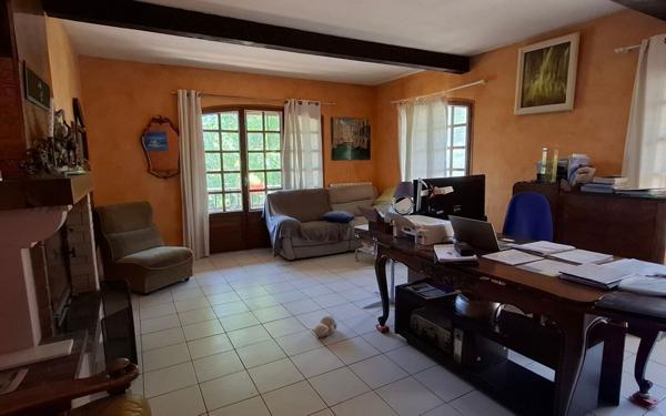 Maison à vendre    7 pièces •  Salignac