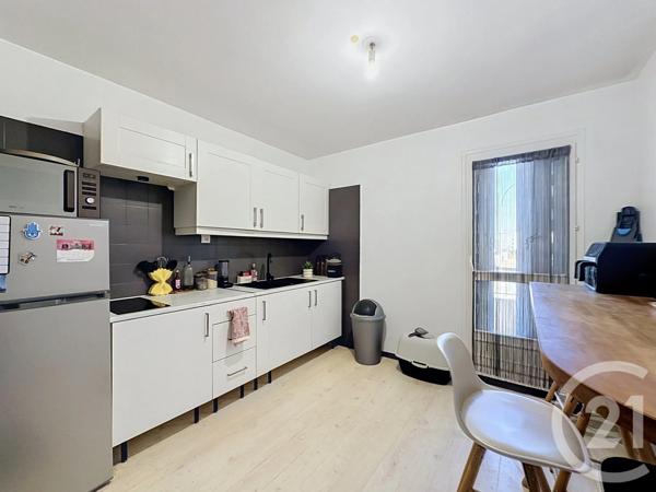 Appartement F3 à vendre  3 pièces - 70 m 2   GIEN  - 45