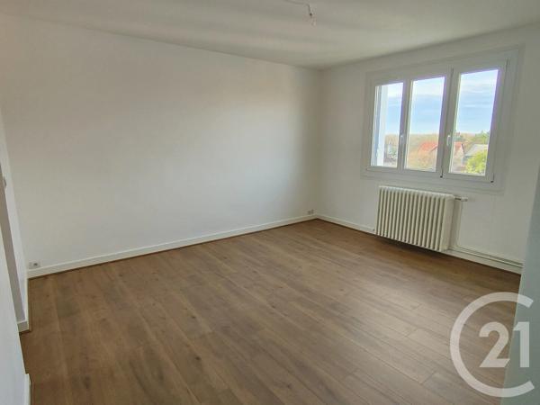 Appartement F3 à vendre  3 pièces - 70 m 2   GIEN  - 45