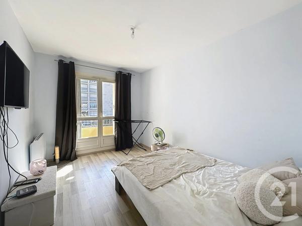 Appartement F3 à vendre  3 pièces - 70 m 2   GIEN  - 45