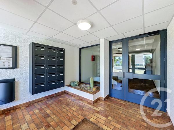 Appartement F3 à vendre  3 pièces - 70 m 2   GIEN  - 45