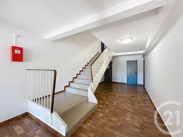 Appartement F3 à vendre  3 pièces - 70 m 2   GIEN  - 45