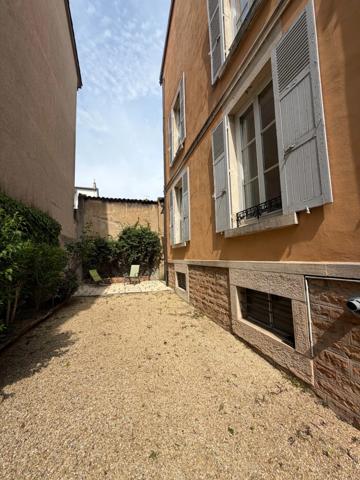Maison à vendre 10 pièces MACON (71)