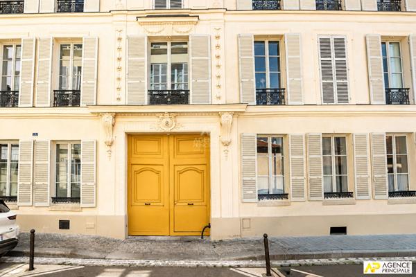 Versailles Saint-Louis Appartement 3 pièces de 78 m² au sol situé au 4ème et dernier étage 435 000 € **  - Référence  28304