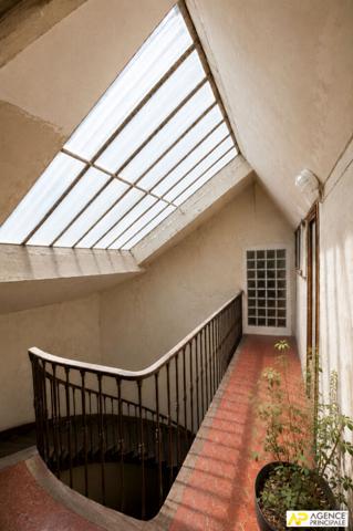 Versailles Saint-Louis Appartement 3 pièces de 78 m² au sol situé au 4ème et dernier étage 435 000 € **  - Référence  28304