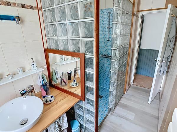 Maison individuelle sous sol total 3 chambres possibilite 4
